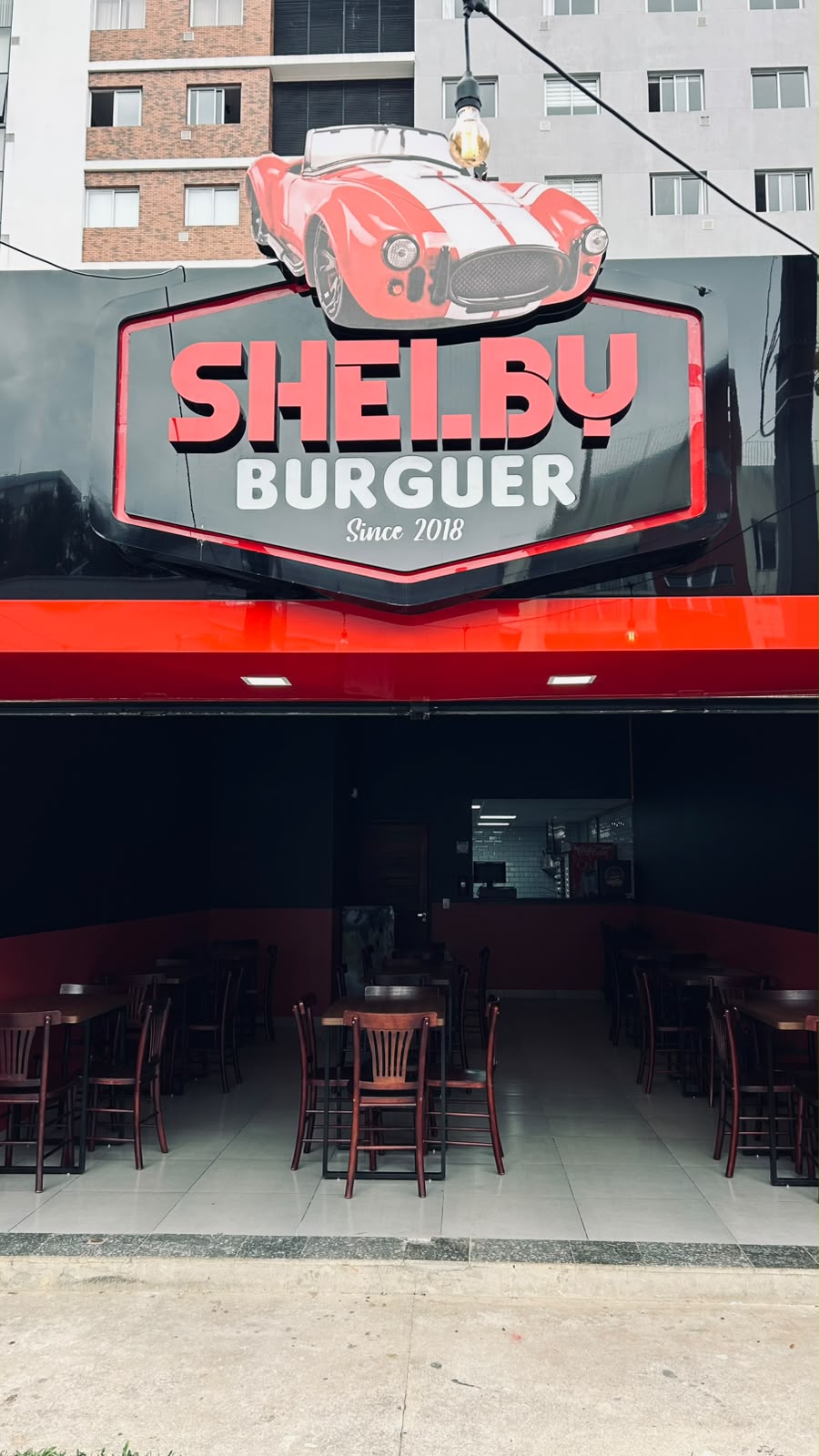 Fachada da Shelby Burguer Centro